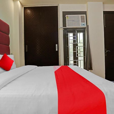 Hotel O Golden Key Inn Punjabi Bagh Ню Делхи Екстериор снимка