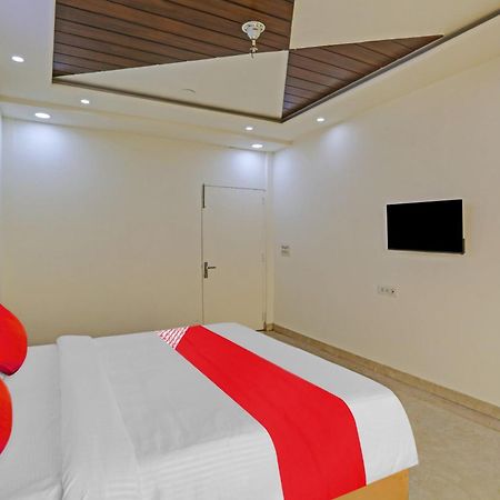 Hotel O Golden Key Inn Punjabi Bagh Ню Делхи Екстериор снимка