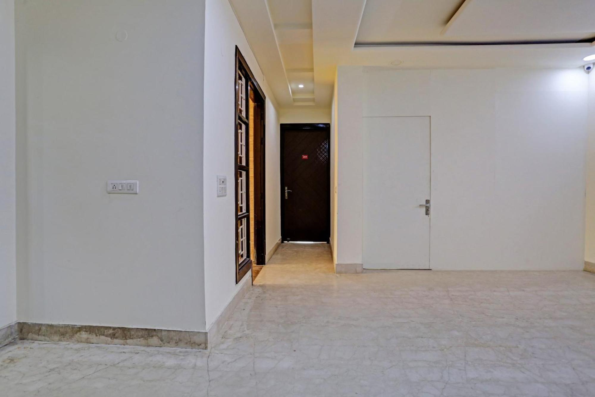 Hotel O Golden Key Inn Punjabi Bagh Ню Делхи Екстериор снимка