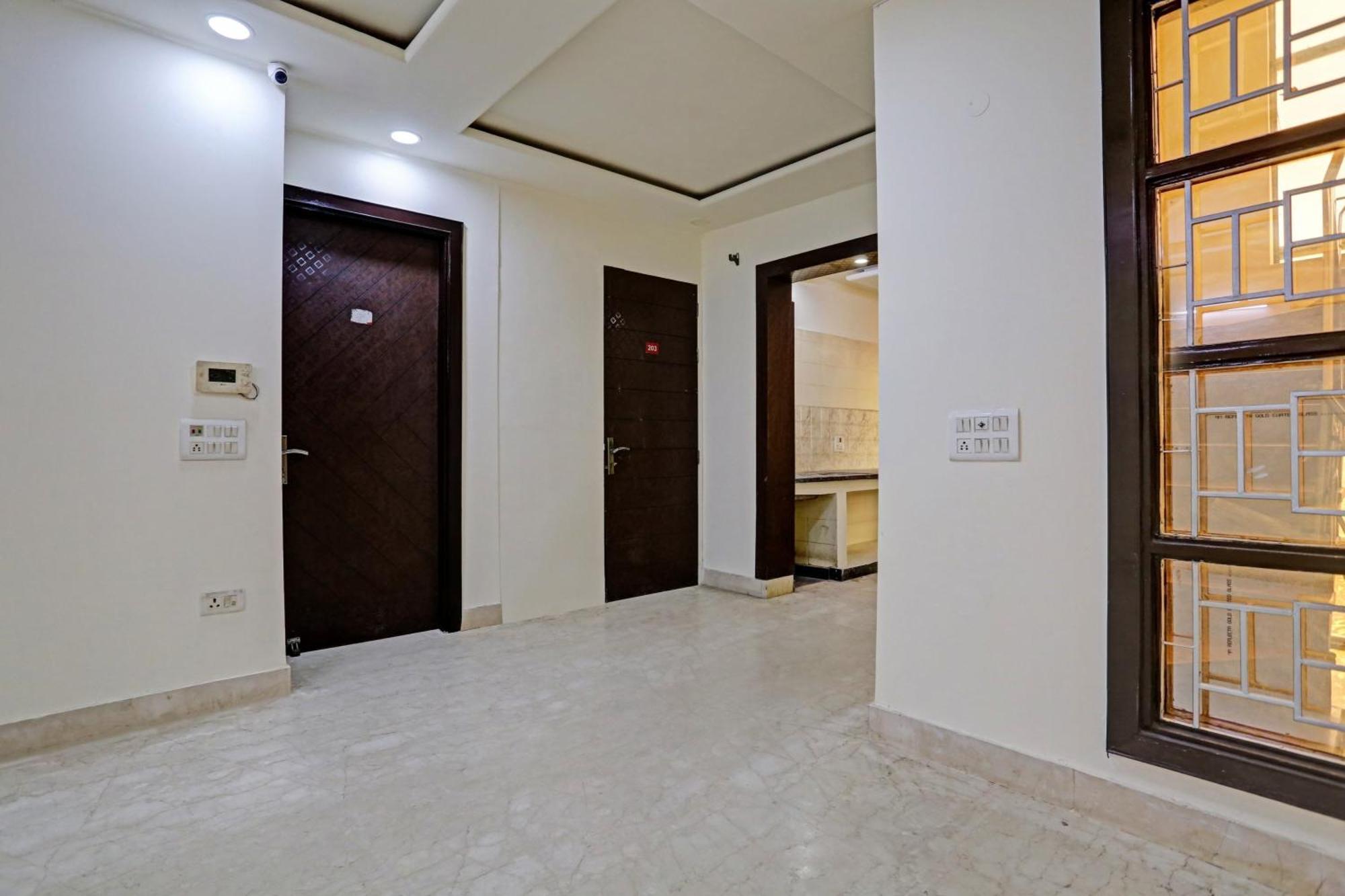 Hotel O Golden Key Inn Punjabi Bagh Ню Делхи Екстериор снимка
