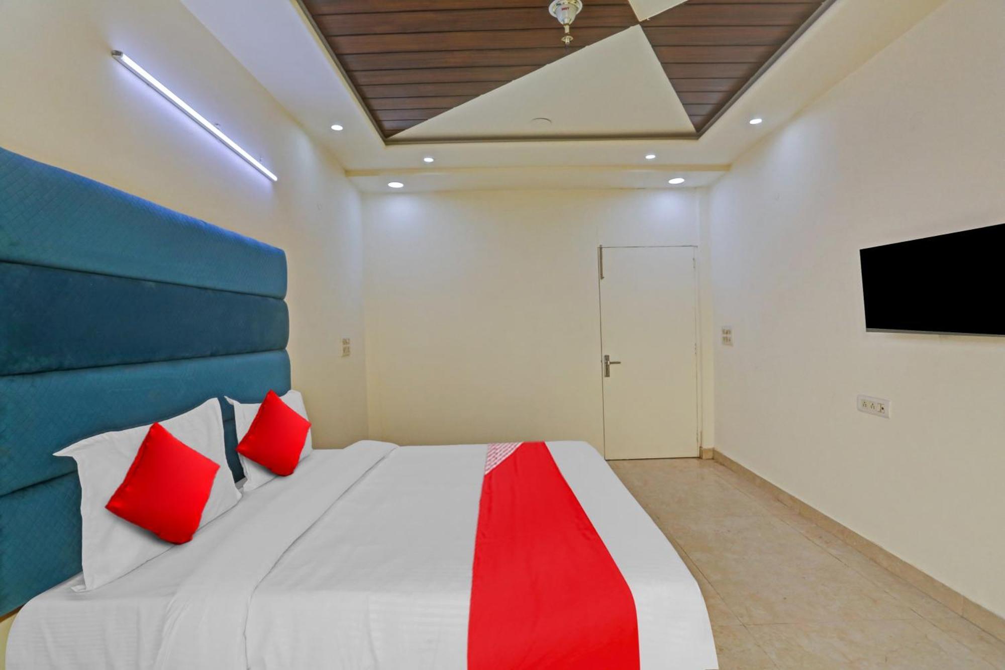 Hotel O Golden Key Inn Punjabi Bagh Ню Делхи Екстериор снимка