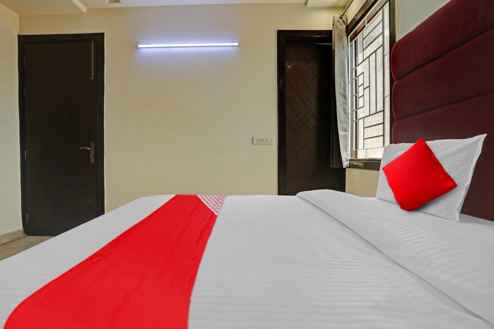 Hotel O Golden Key Inn Punjabi Bagh Ню Делхи Екстериор снимка