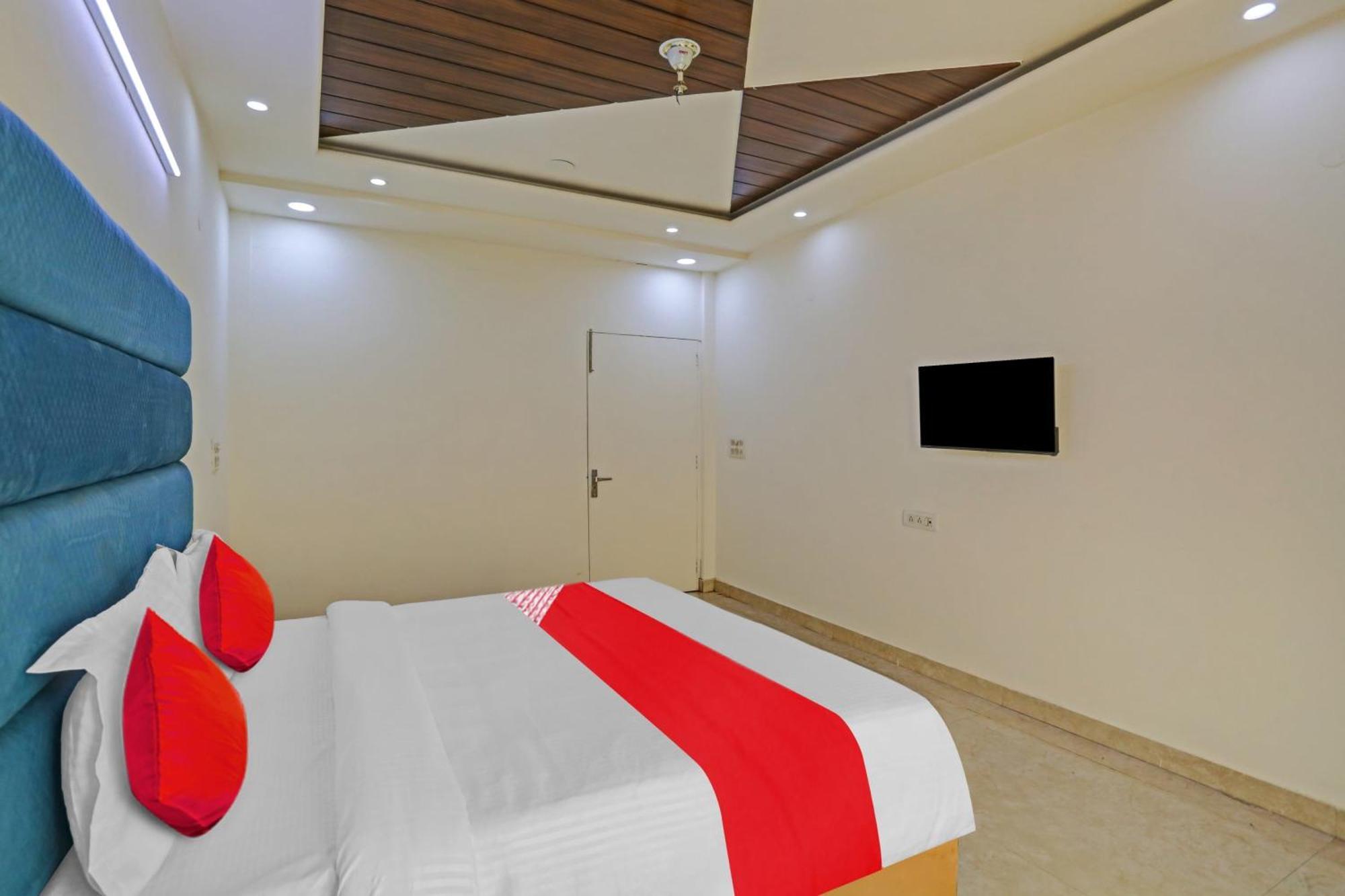 Hotel O Golden Key Inn Punjabi Bagh Ню Делхи Екстериор снимка